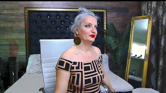 Snapshot of LadyTouch chatting on February 7, 6:56 pm LadyTouch online show from February 7, 6:56 pm