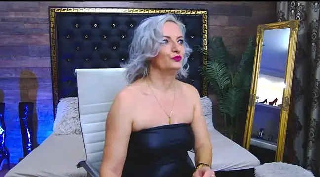 Snapshot of LadyTouch chatting on February 9, 6:58 pm LadyTouch online show from February 9, 6:58 pm