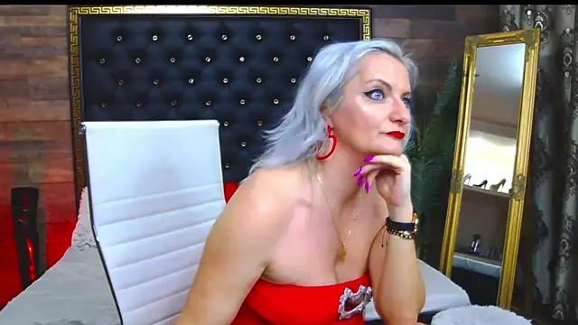 Snapshot of LadyTouch chatting on February 13, 6:41 am LadyTouch online show from February 13, 6:41 am