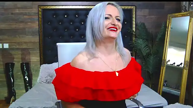 Snapshot of LadyTouch chatting on February 23, 3:24 am LadyTouch online show from February 23, 3:24 am