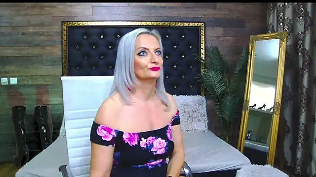 Snapshot of LadyTouch chatting on February 26, 4:47 am LadyTouch online show from February 26, 4:47 am