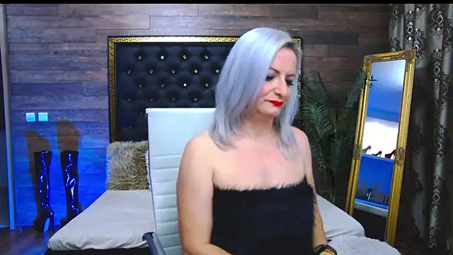 Snapshot of LadyTouch chatting on March 19, 11:14 pm LadyTouch online show from March 19, 11:14 pm