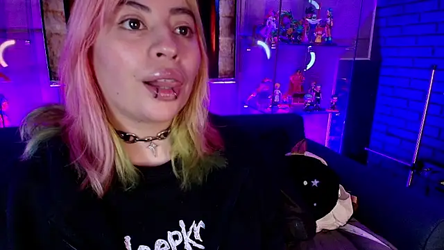 missa motato online show from February 17, 11:07 am