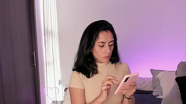  lucianapalmer online show from March 6, 3:45 pm