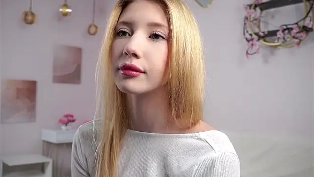 SunnivaCovil online show from March 25, 2:34 pm