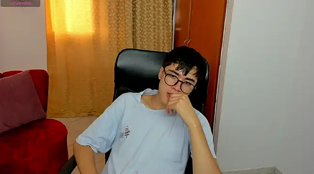 liam orion online show from February 26, 9:58 pm