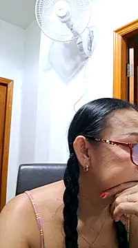 Snapshot of asiancouple13 chatting on February 19, 3:49 pm asiancouple13 online show from February 19, 3:49 pm