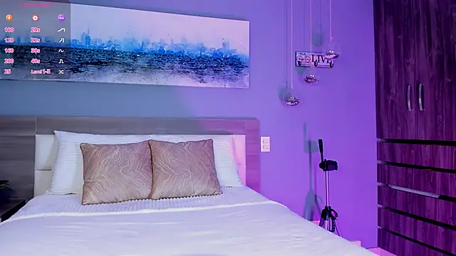 Ashly hills online show from June 6, 7:51 pm