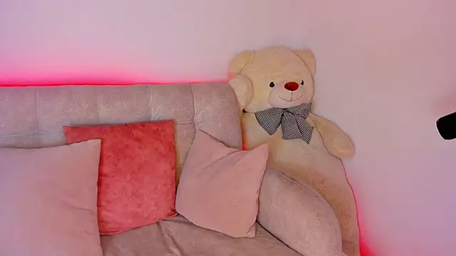 MIaloveone  online show from March 13, 4:27 am