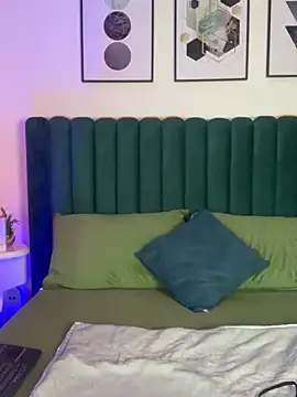 Tyla Ks online show from March 6, 7:32 pm