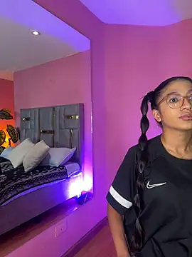 Tyla Ks online show from March 19, 7:27 pm