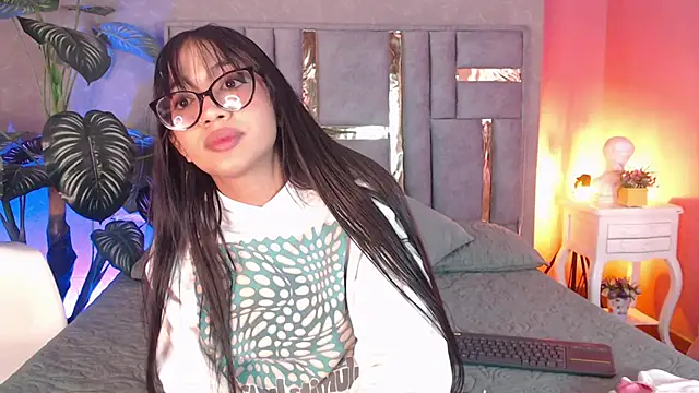 Tyla Ks online show from September 18, 7:49 pm