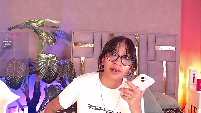 Tyla Ks online show from September 20, 7:48 pm