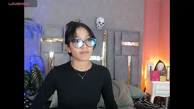 Tyla Ks online show from October 11, 7:34 pm