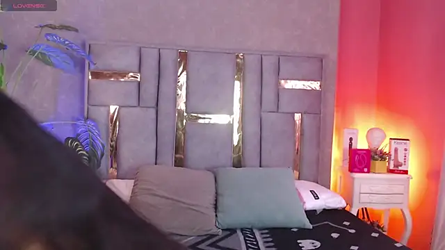 Tyla Ks online show from November 11, 7:36 pm