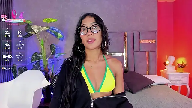 Tyla Ks online show from March 6, 7:43 pm