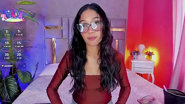 Tyla Ks online show from April 10, 7:40 pm