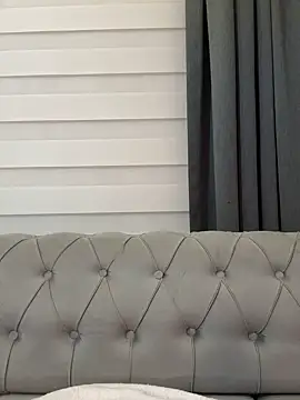 laraaaaaa online show from October 2, 11:01 pm