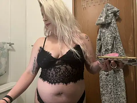 sexylilb17 online show from March 18, 3:20 am