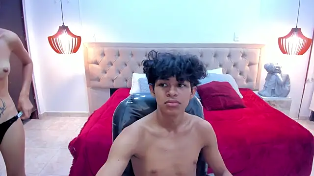 leslieanddrako online show from November 28, 10:56 pm