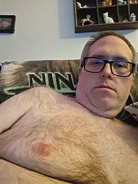 Snapshot of Smallone327 chatting on November 2, 4:48 am Smallone327 online show from November 2, 4:48 am