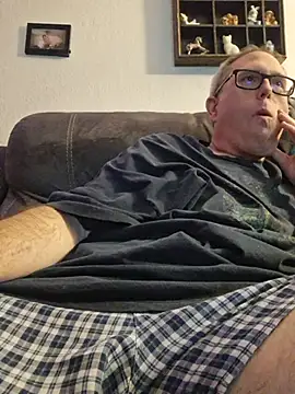 Smallone327 online show from April 13, 3:45 am