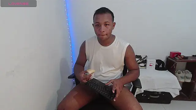 Snapshot of Gooss_cum chatting on October 8, 2:14 pm Gooss cum online show from October 8, 2:14 pm