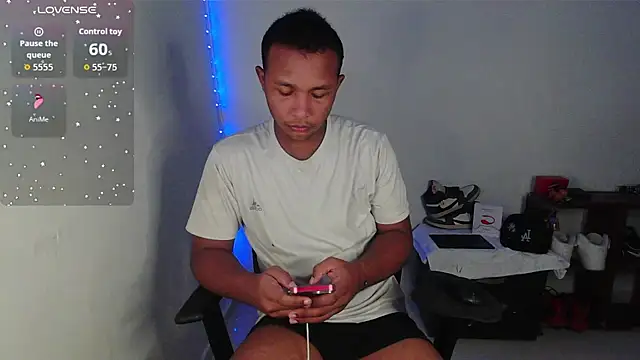 Snapshot of Gooss_cum chatting on October 23, 4:12 am Gooss cum online show from October 23, 4:12 am