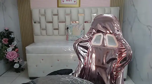 lili conor s online show from March 10, 1:10 pm