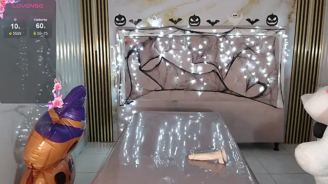 lili conor s online show from October 5, 8:34 am