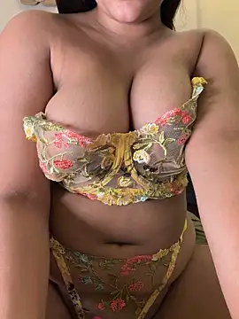 Snapshot of isha_sassy chatting on March 21, 4:54 pm isha sassy online show from March 21, 4:54 pm