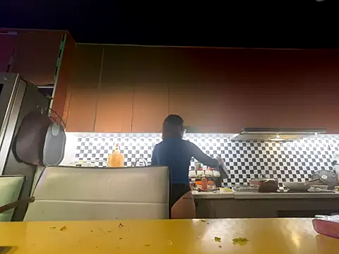 sluttyazncouple online show from December 14, 8:13 pm