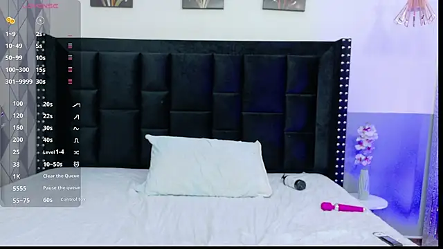 innocenthazel online show from September 15, 12:54 am