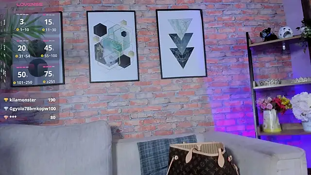 Snapshot of Lucia_Brown_ chatting on September 15, 4:23 am Lucia Brown online show from September 15, 4:23 am