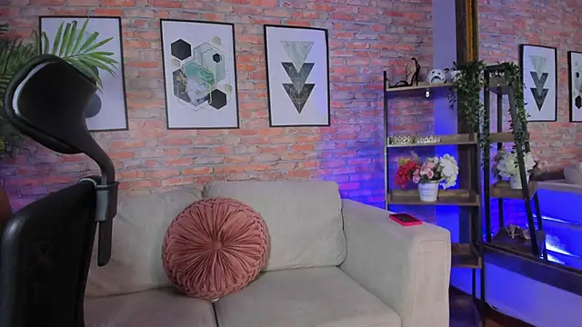 Snapshot of Lucia_Brown_ chatting on September 20, 9:27 pm Lucia Brown online show from September 20, 9:27 pm