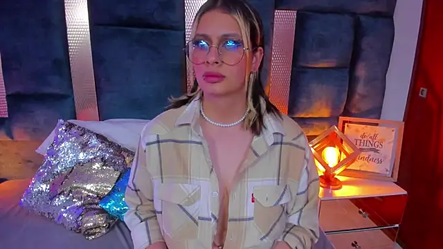 Snapshot of SteffyMontes chatting on March 2, 9:43 pm SteffyMontes online show from March 2, 9:43 pm