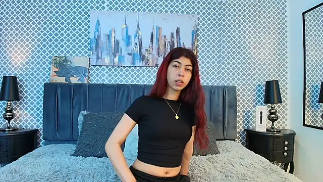 Snapshot of Cassie_bloom chatting on March 8, 3:39 am Cassie bloom online show from March 8, 3:39 am