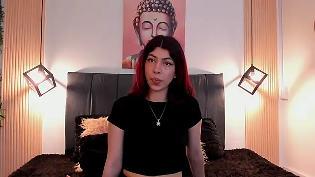 Snapshot of Cassie_bloom chatting on March 8, 10:56 pm Cassie bloom online show from March 8, 10:56 pm