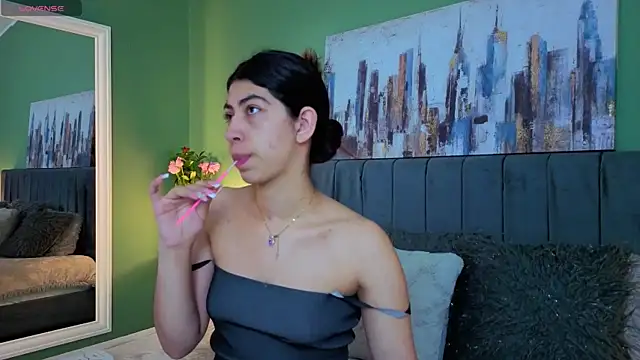 Cassie bloom online show from April 12, 1:43 am