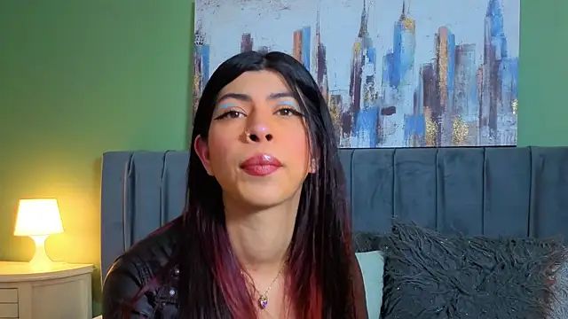 Snapshot of Cassie_bloom chatting on April 29, 3:43 am Cassie bloom online show from April 29, 3:43 am