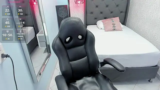 MEGANZARICK online show from November 4, 1:32 pm