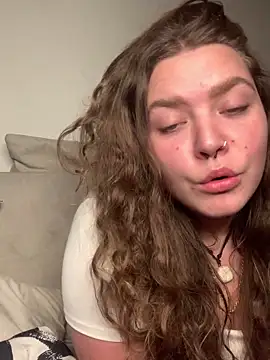 badcurvy online show from March 3, 9:59 pm