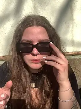 badcurvy online show from March 7, 1:07 pm