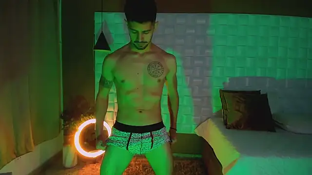 AlejandroStormm online show from February 28, 5:59 am