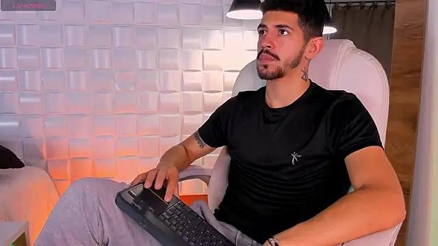 AlejandroStormm online show from September 9, 10:20 pm