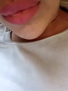 Snapshot of Sexlove1xo chatting on March 4, 4:30 pm Sexlove1xo online show from March 4, 4:30 pm