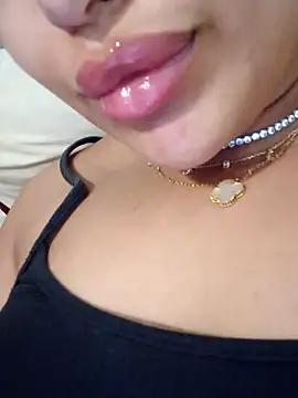 Sexlove1xo online show from June 27, 4:12 pm