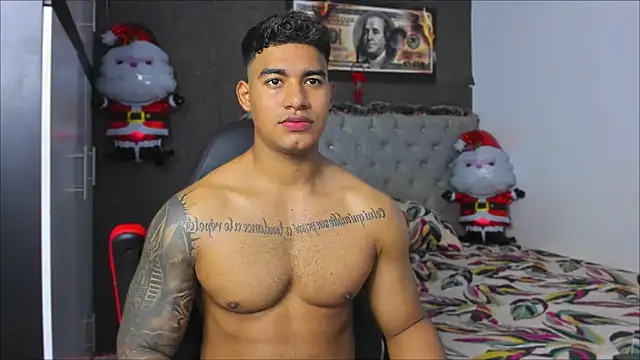 luigi hot  online show from December 18, 6:03 pm