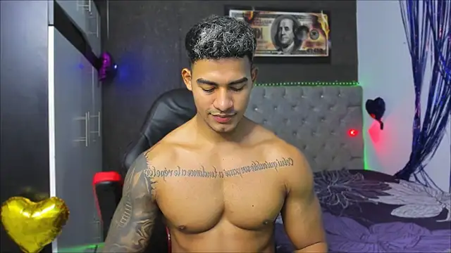 Snapshot of luigi_hot_ chatting on June 30, 2:29 pm luigi hot online show from June 30, 2:29 pm