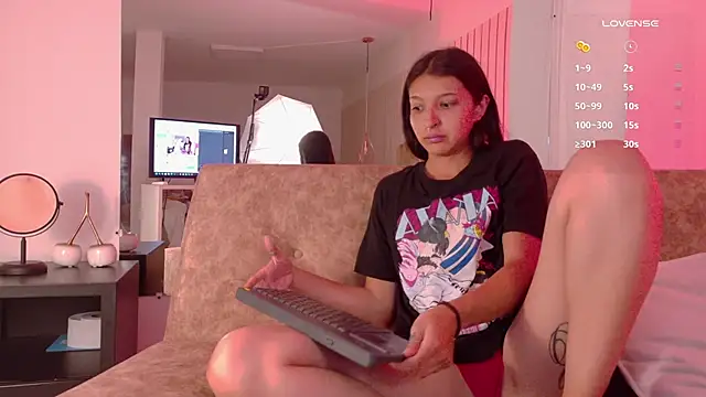 sheylawood online show from March 7, 2:41 am